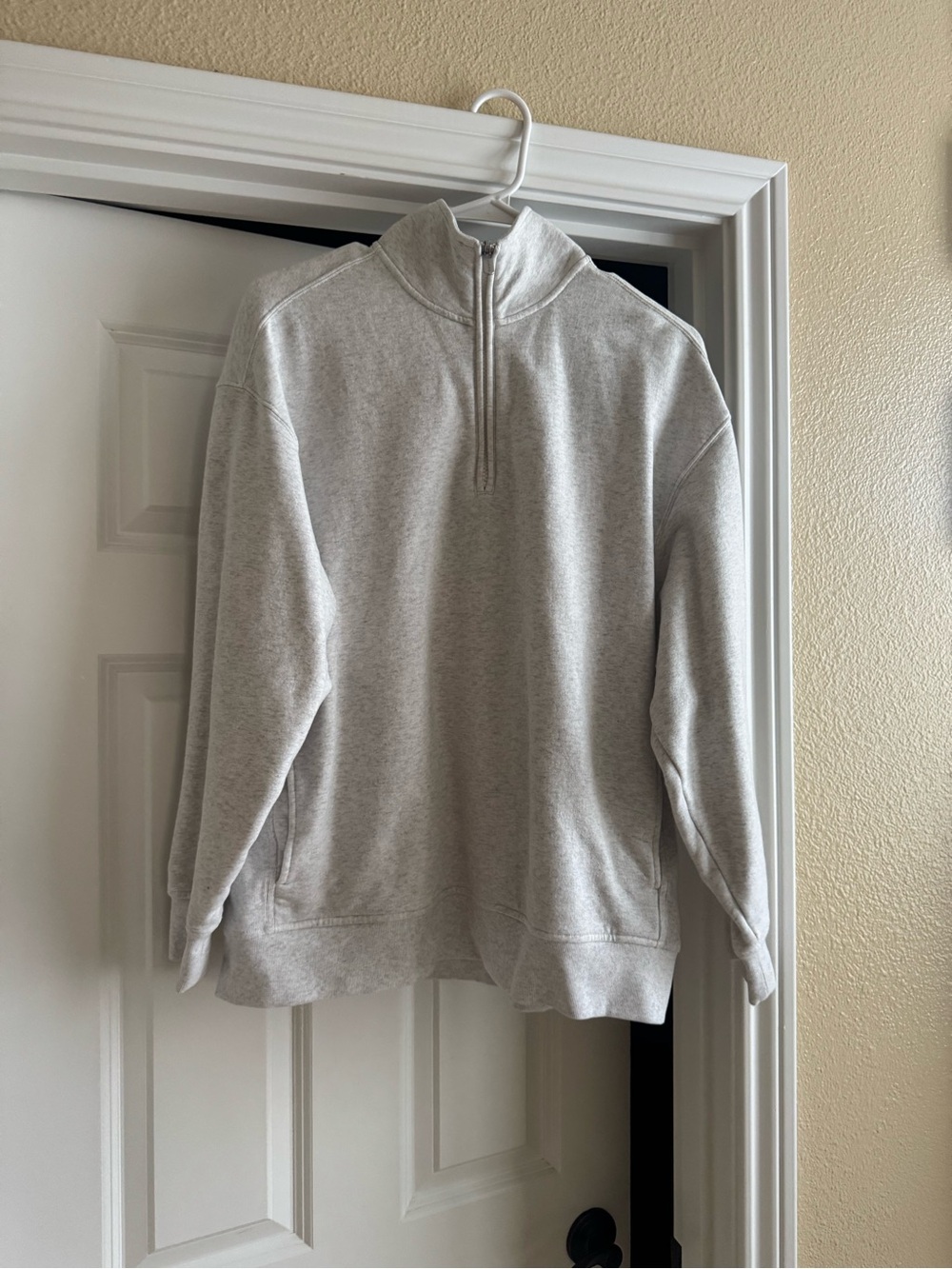 Athleta Light Gray Quarter-Zip Sweatshirr